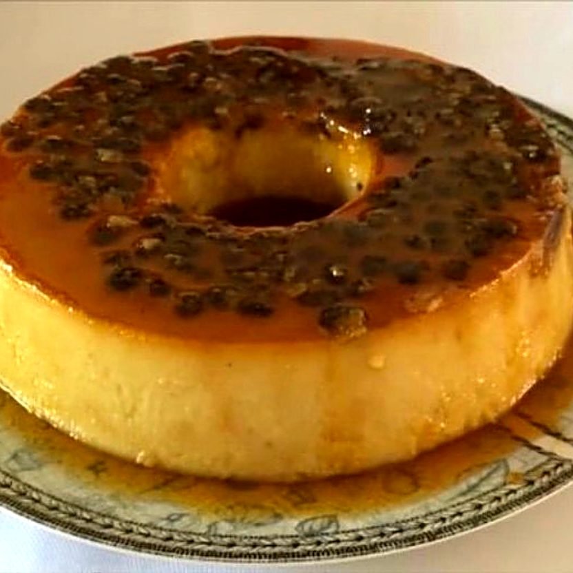 Budín de pan casero con caramelo